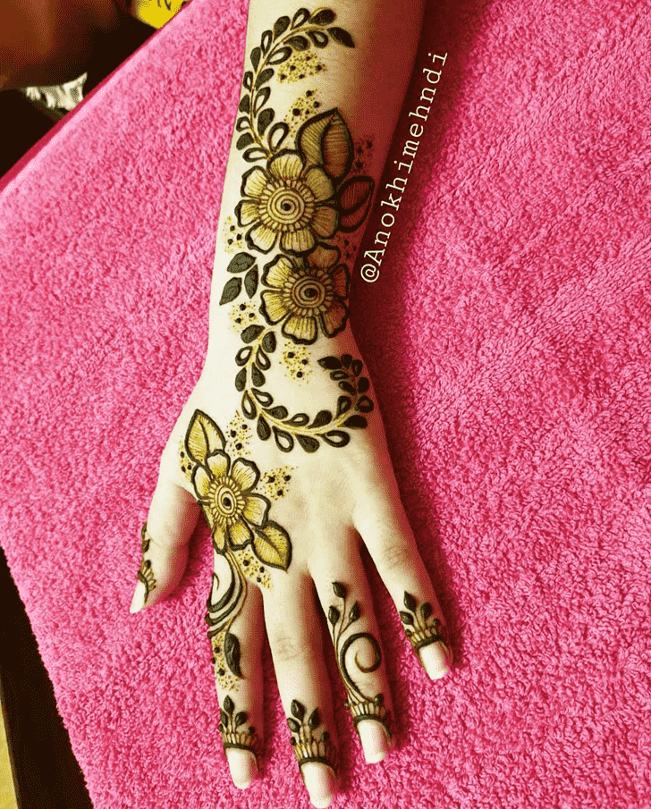 Magnetic Modern Henna Design