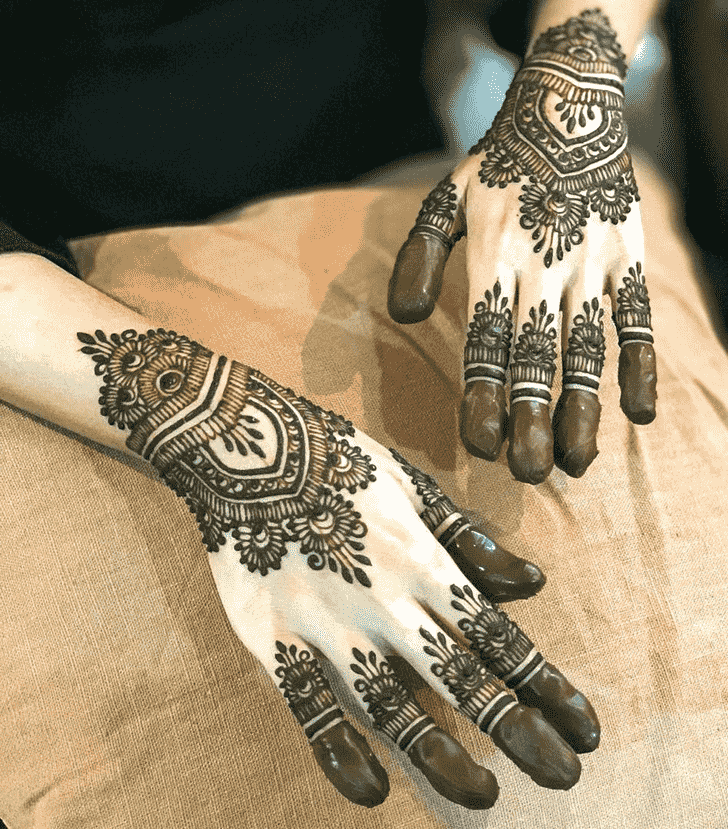 Nice Modern Henna Design