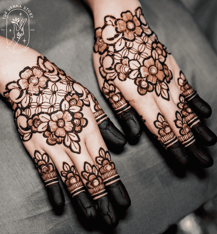 Slightly Montreal Henna Design