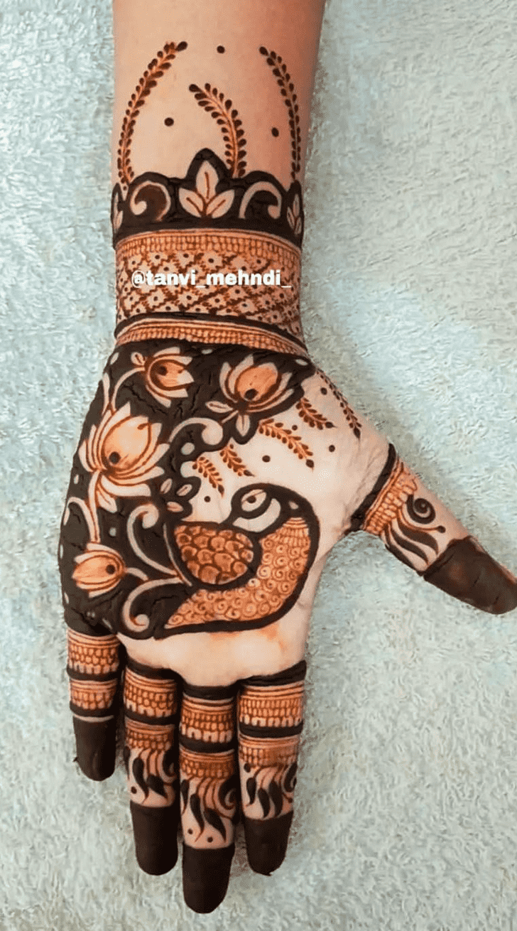 Captivating Mor Mehndi Design