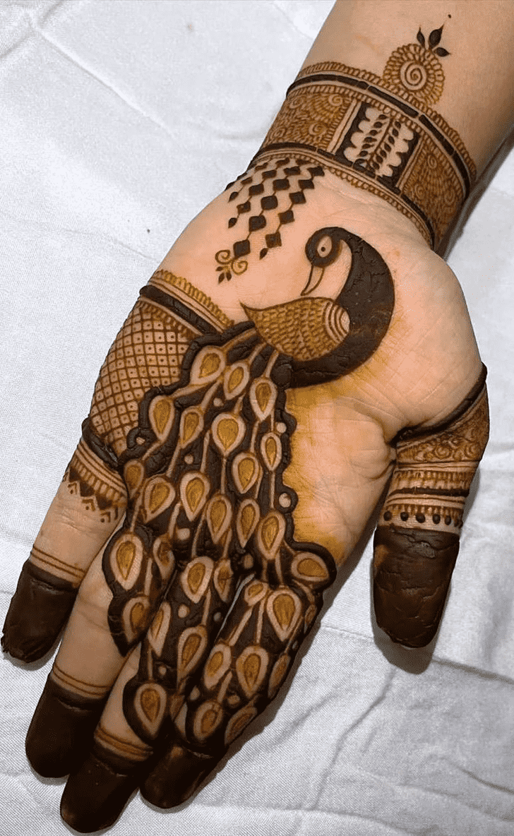 Delicate Mor Mehndi Design