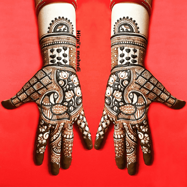 Arm Mor Mehndi Design