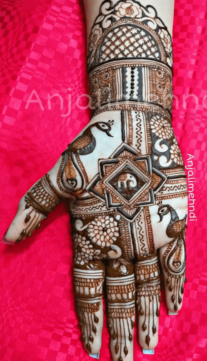 Good Looking Mor Mehndi Design