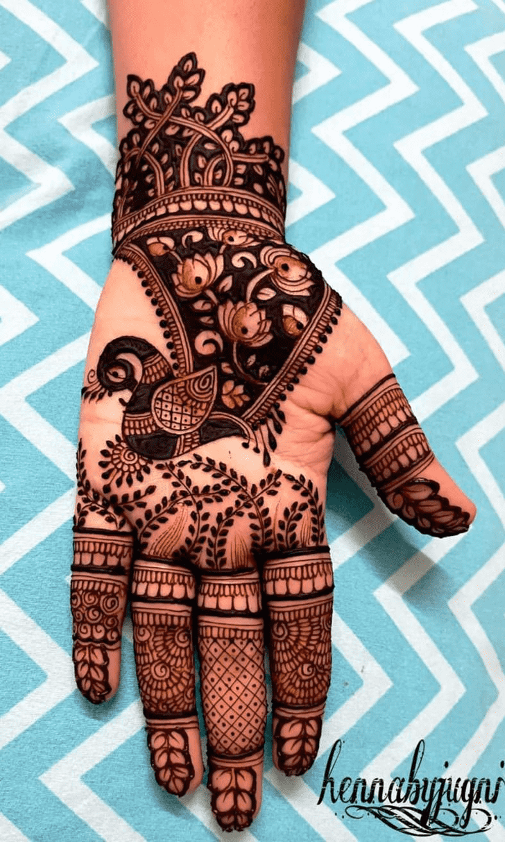 Marvelous Mor Mehndi Design