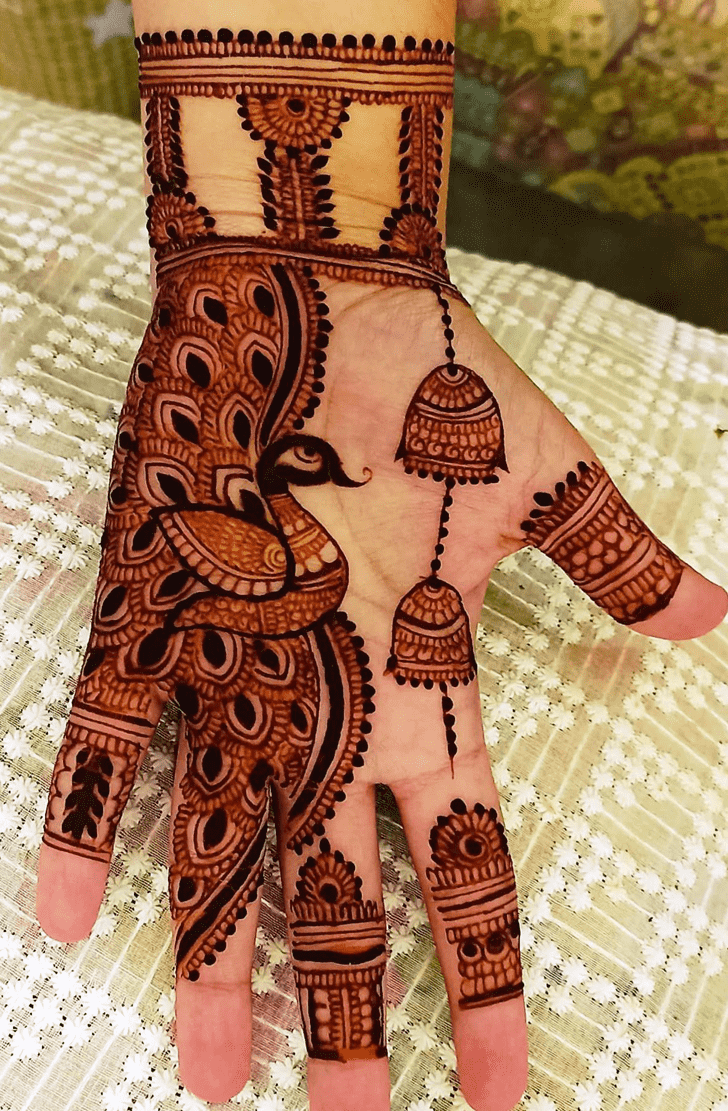 Mesmeric Mor Mehndi Design