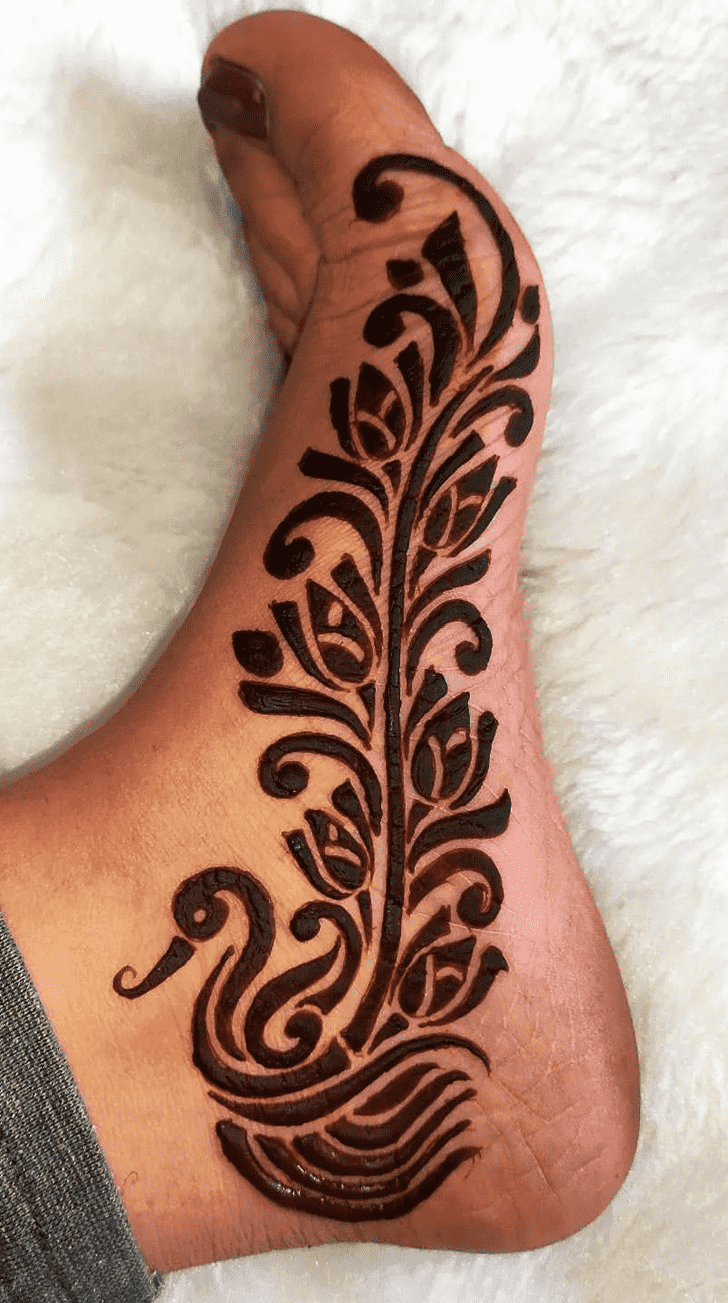 Nice Mor Mehndi Design