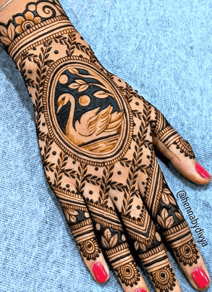 Bewitching Moroccan Henna Design
