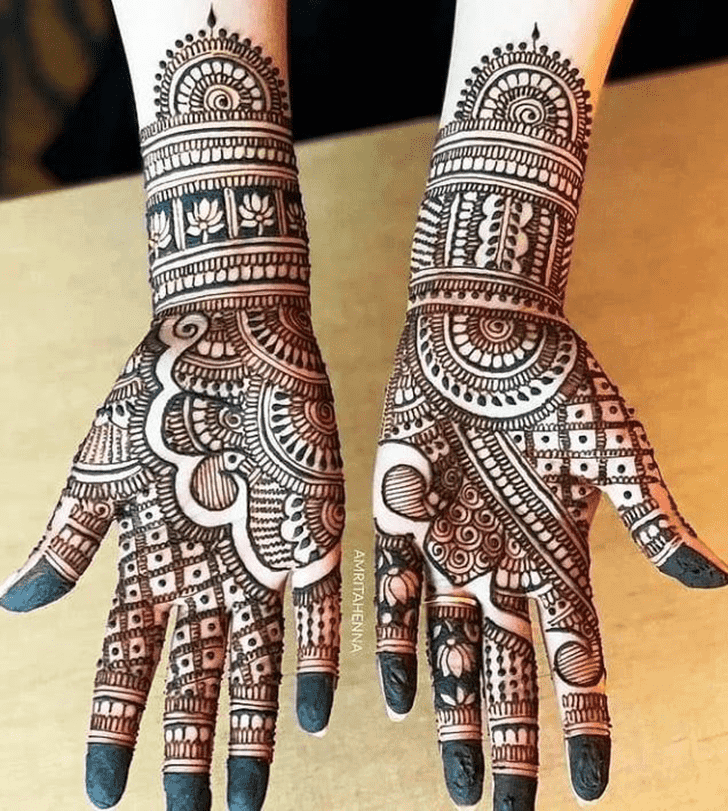 Dazzling Moroccan Henna Design