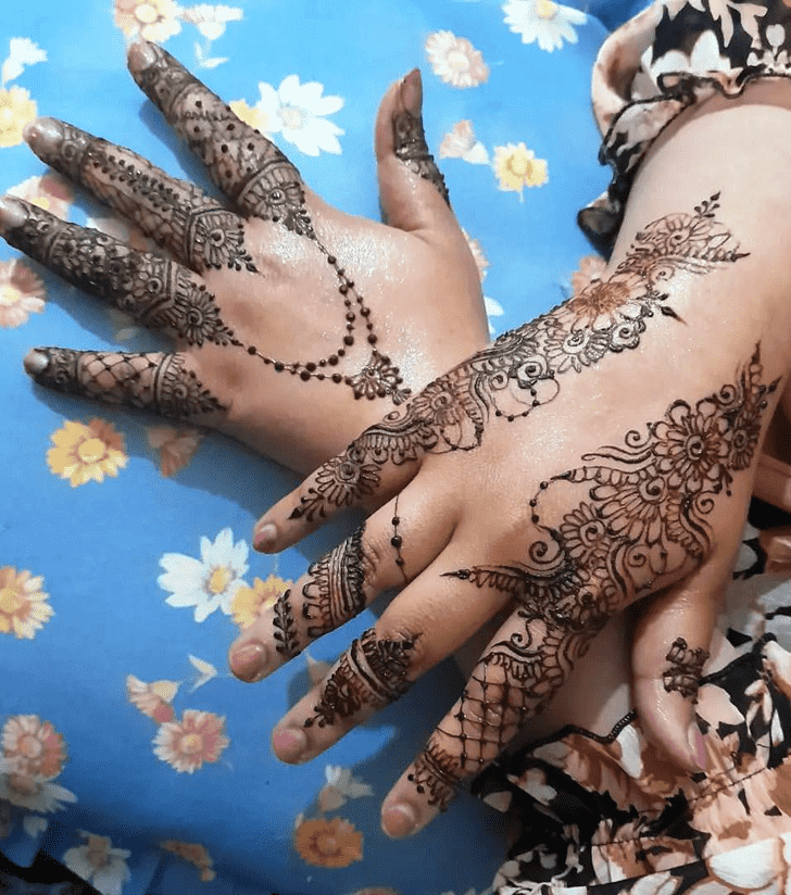 Pretty Moroccan Henna Design