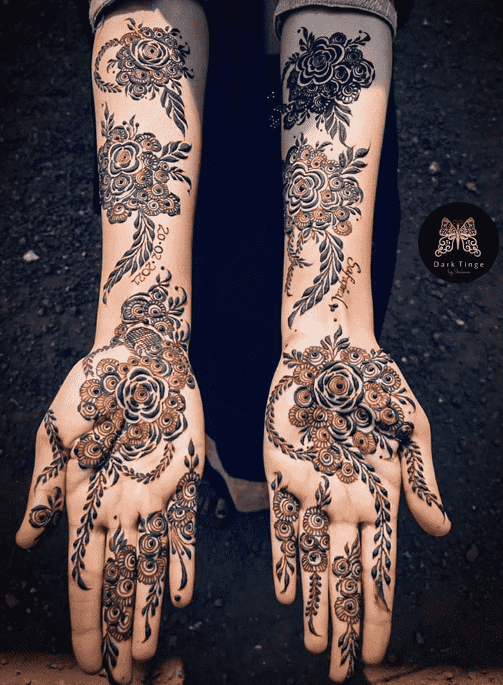 Adorable Mughlai Henna Design