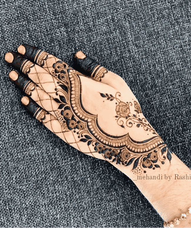 Captivating Muktagacha Henna Design