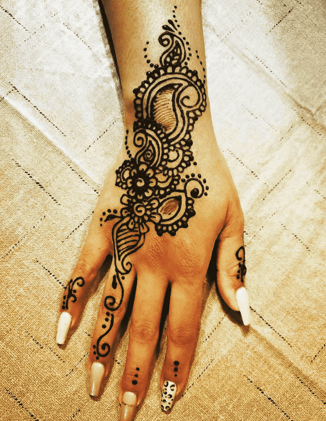 Splendid Muktagacha Henna Design