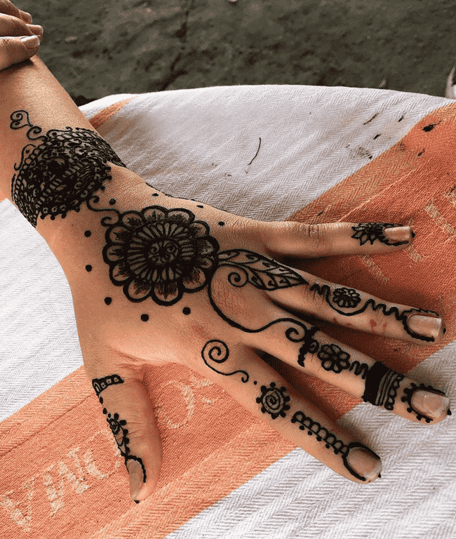 Wonderful Muktagacha Mehndi Design