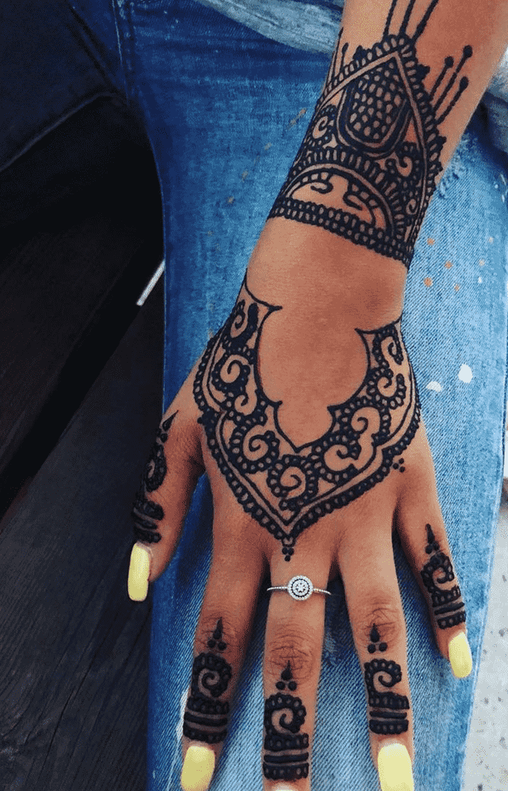 Stunning Mumbai Henna Design