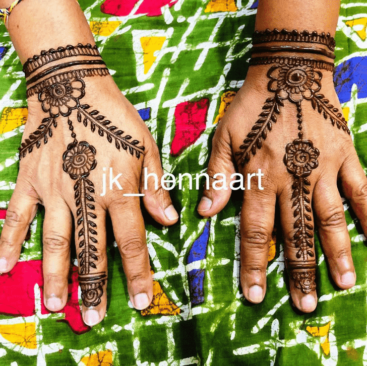 Bewitching Munich Henna Design