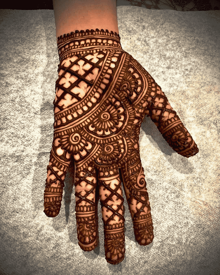 Elegant Munich Henna Design