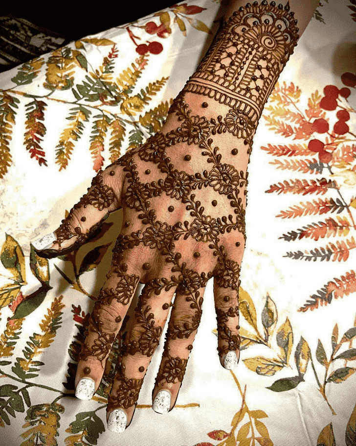 Enticing Munich Henna Design