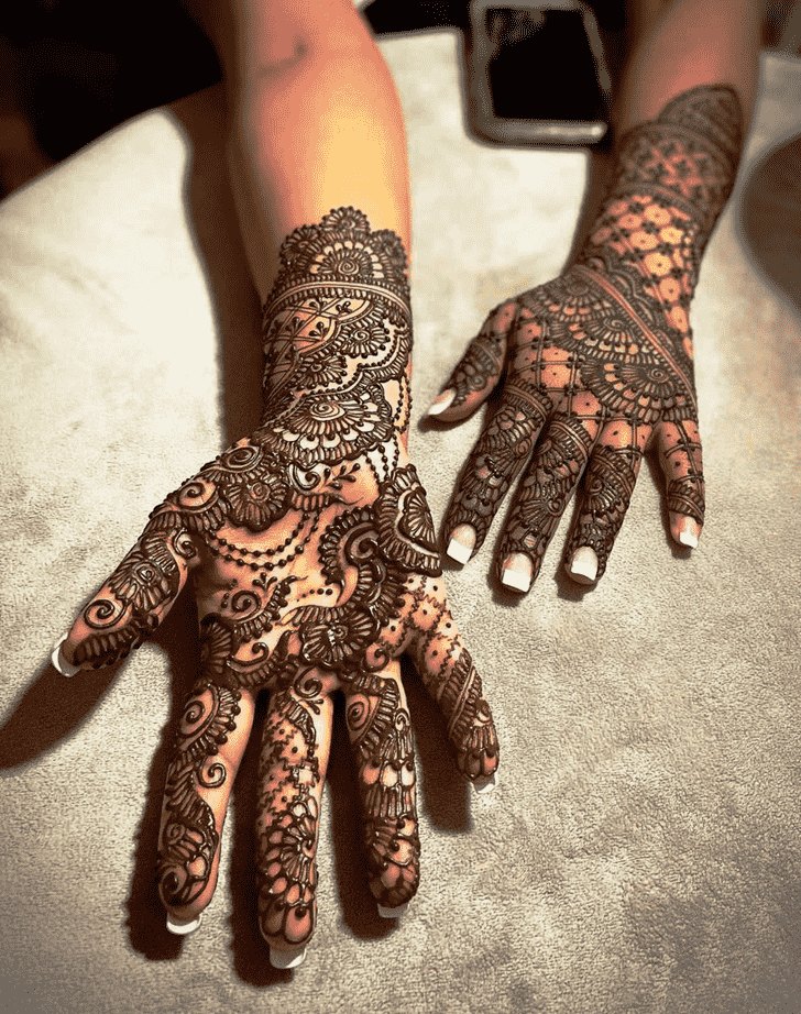 Resplendent Munich Henna Design