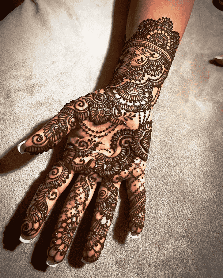 Slightly Munich Henna Design