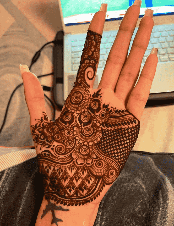 Alluring Munnar Henna Design