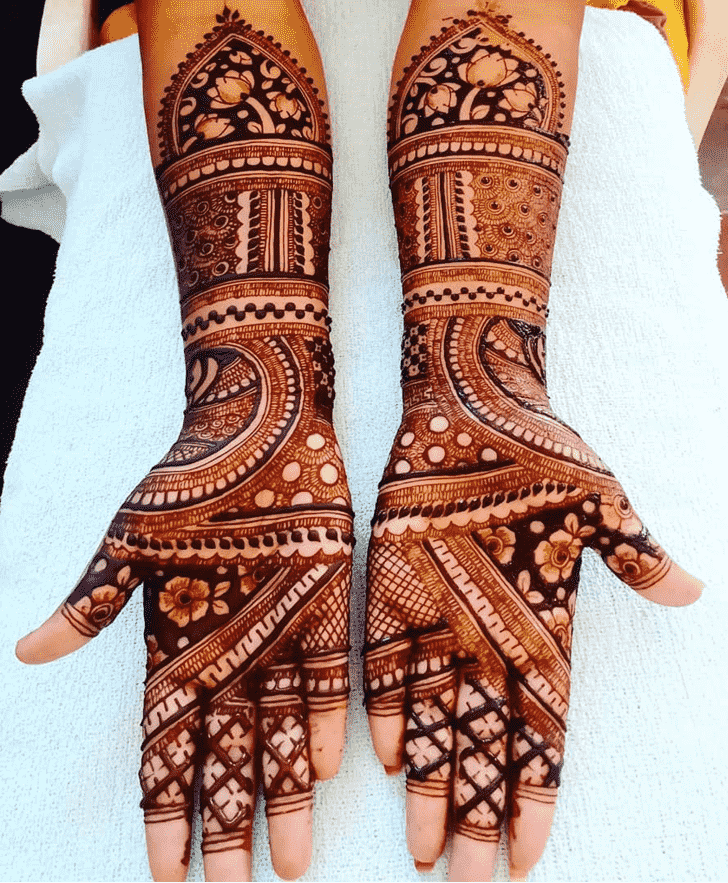 Comely Munnar Henna Design