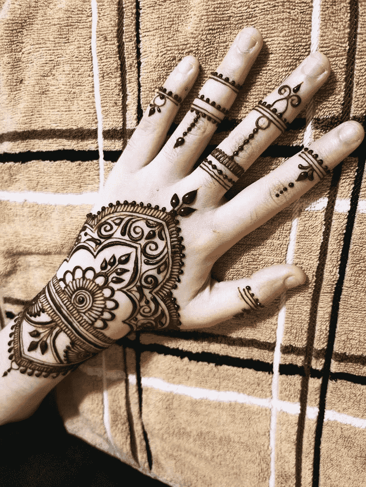 Enthralling Munnar Henna Design