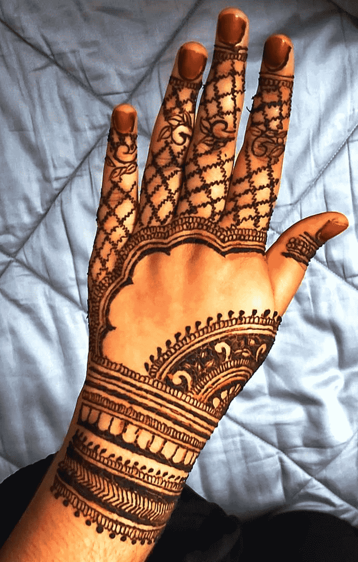 Magnetic Munnar Henna Design