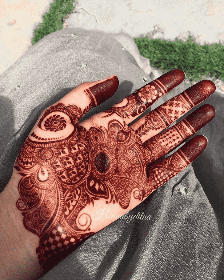 Shapely Mysore Henna Design