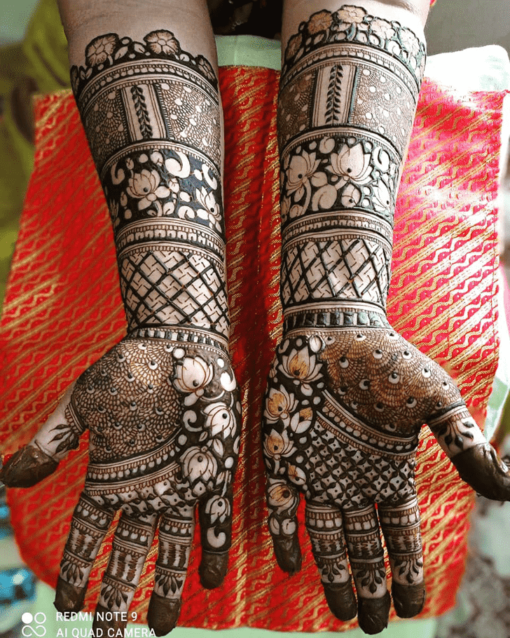 Pleasing Nagpur Henna Design