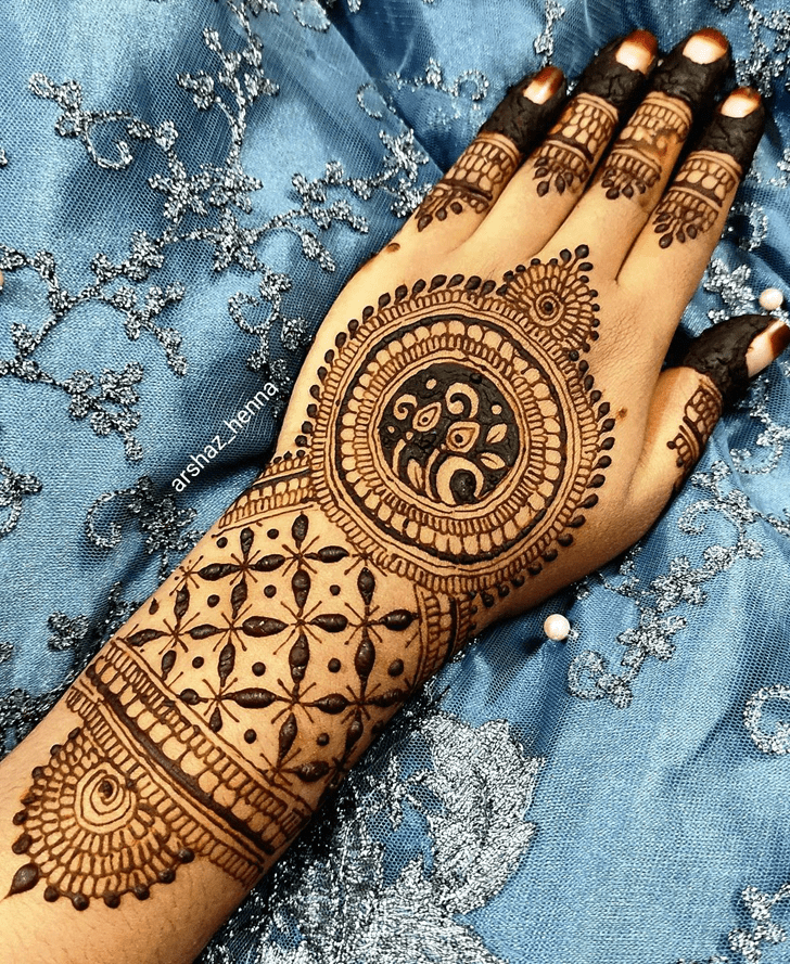 Comely Narayanganj Henna Design