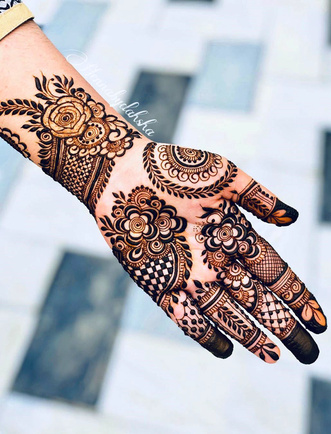 Good Looking Nashik Henna Design