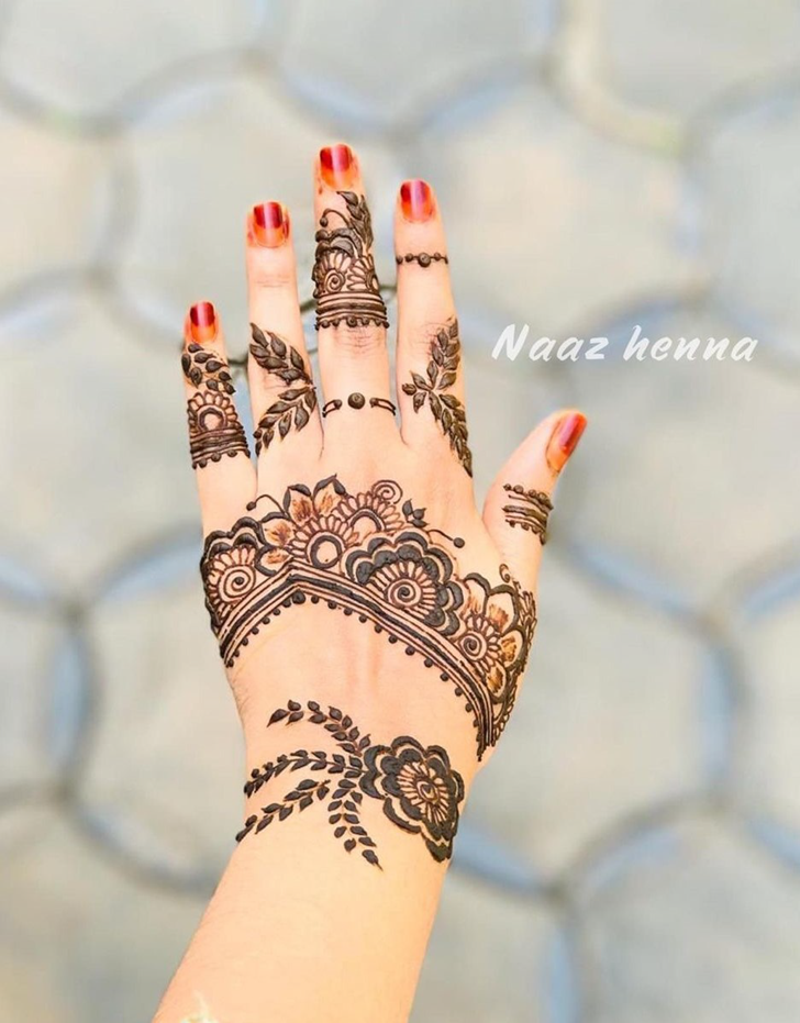 Enthralling Navratri Special Henna Design