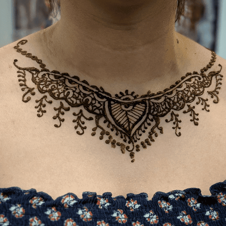 Pulchritudinous Neck Henna Design