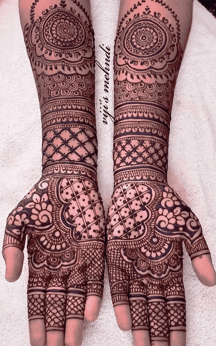 Dazzling Net Henna Design