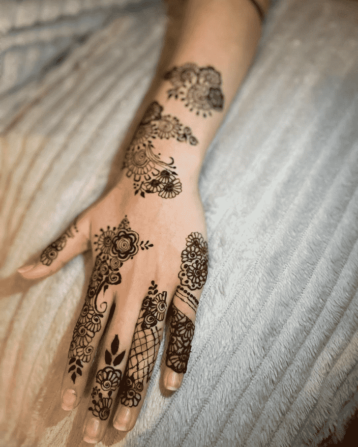 Adorable New Year Henna Design