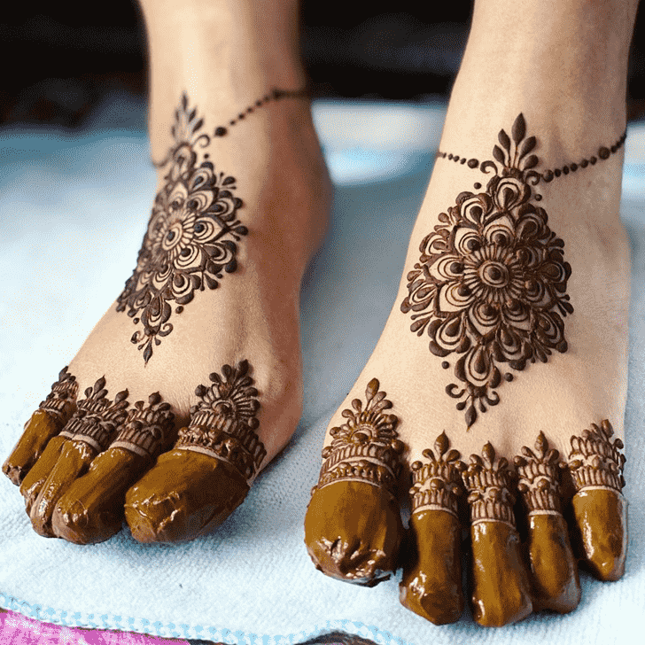 Fetching New Year Henna Design