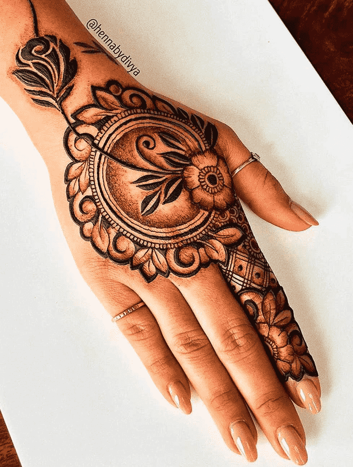 Alluring Oakland Henna Design