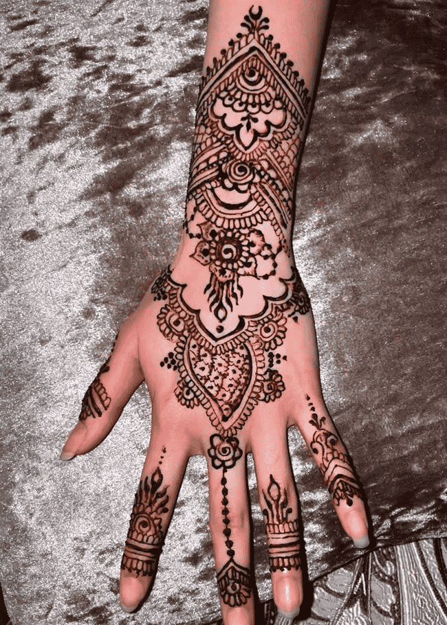 Mesmeric Ooty Henna Design