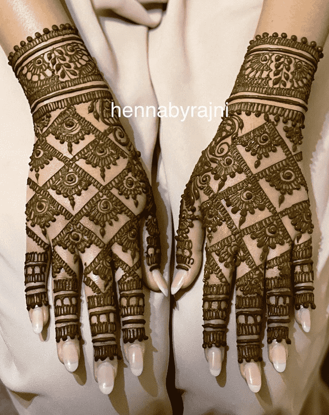 Nice Ooty Henna Design