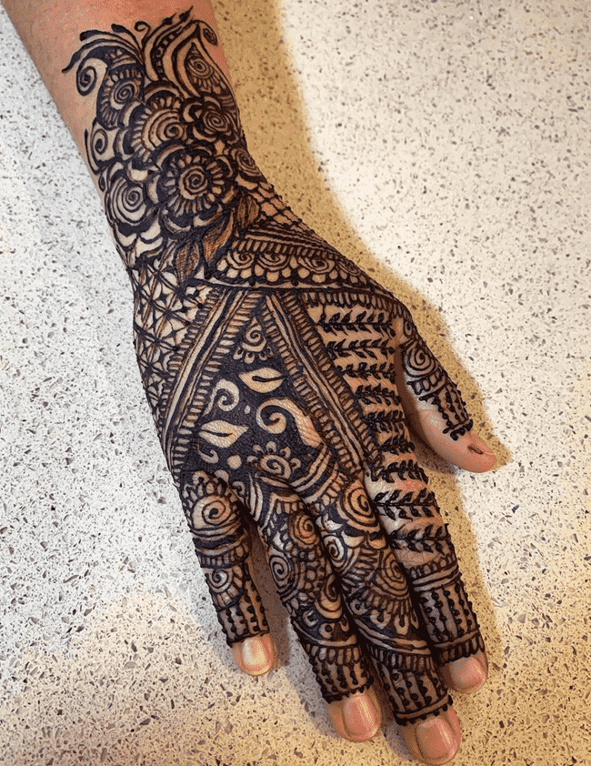 Refined Ooty Henna Design