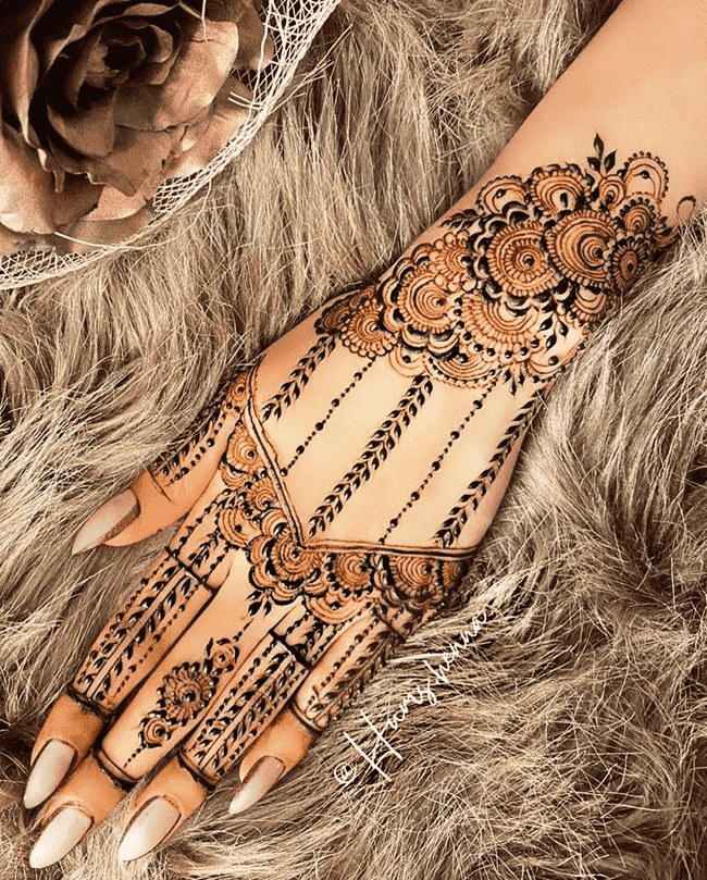 Resplendent Ooty Henna Design