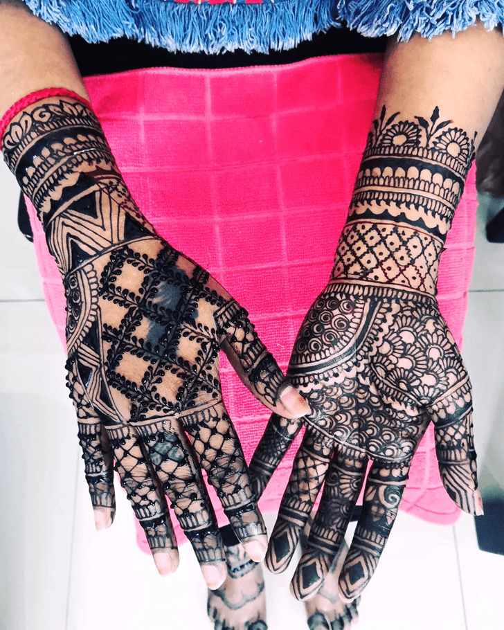 Alluring Oregon Henna Design