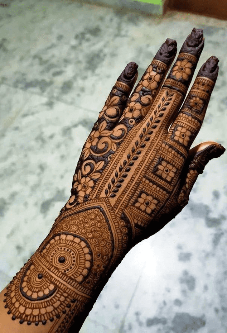 Alluring Osaka Henna Design