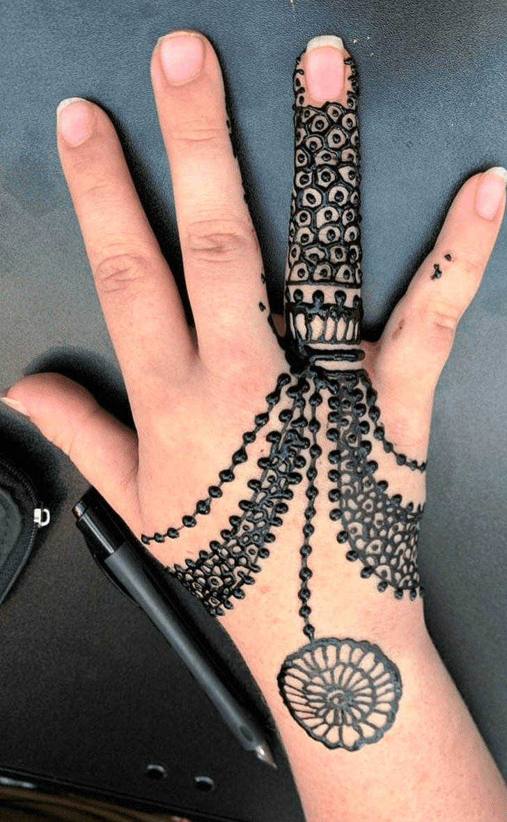 Good Looking Pahalgam Henna Design