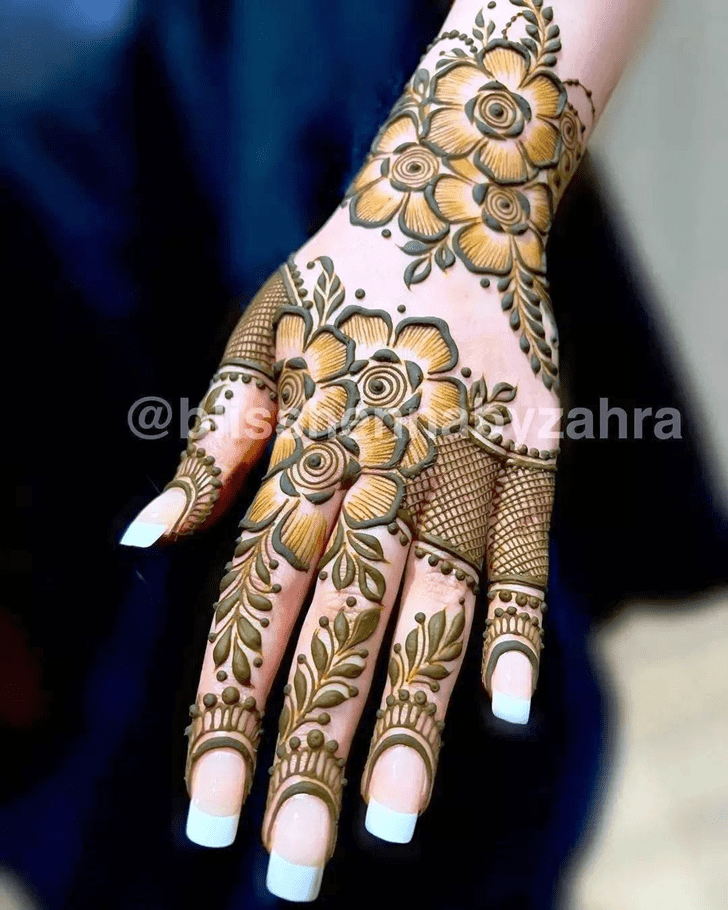 Radiant Pahalgam Henna Design