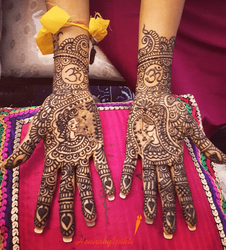 Appealing Pakistani Henna Design