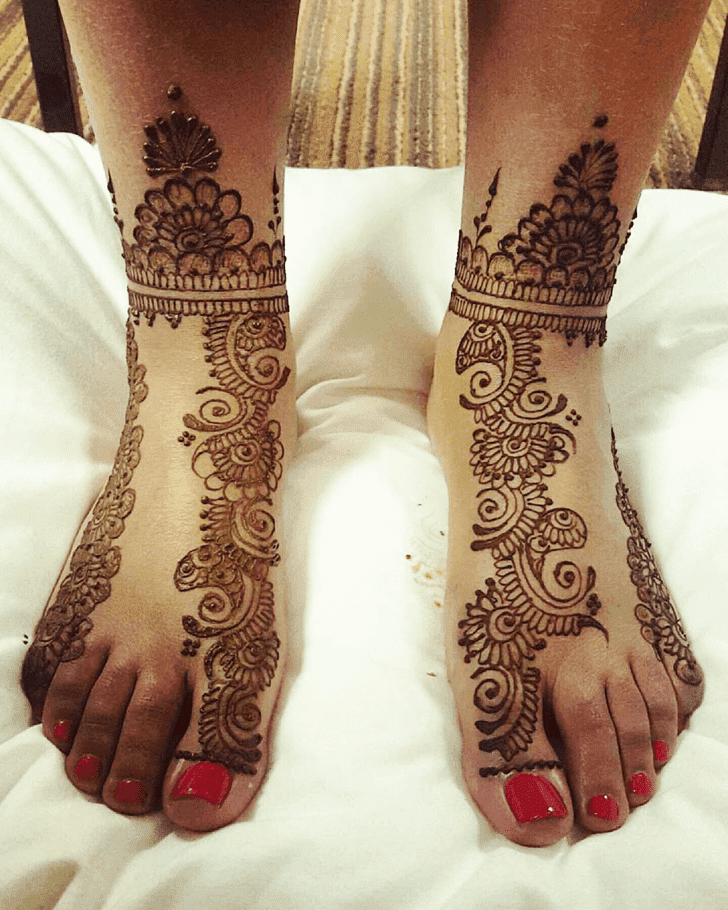 Fair Pakistani Henna Design