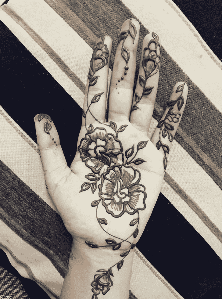 Charming Palm Henna Design