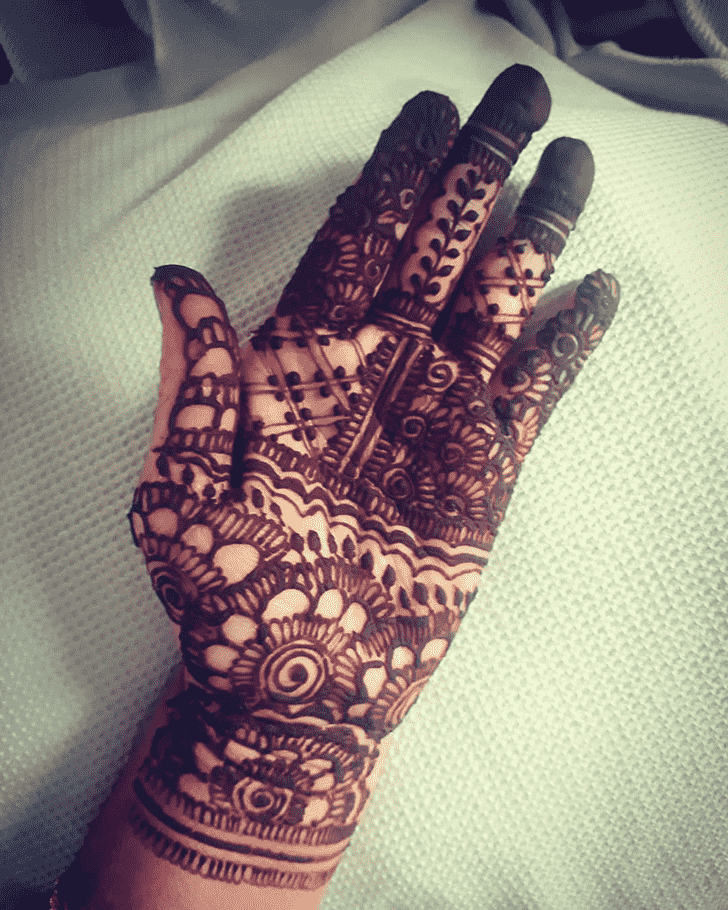 Delicate Palm Henna Design