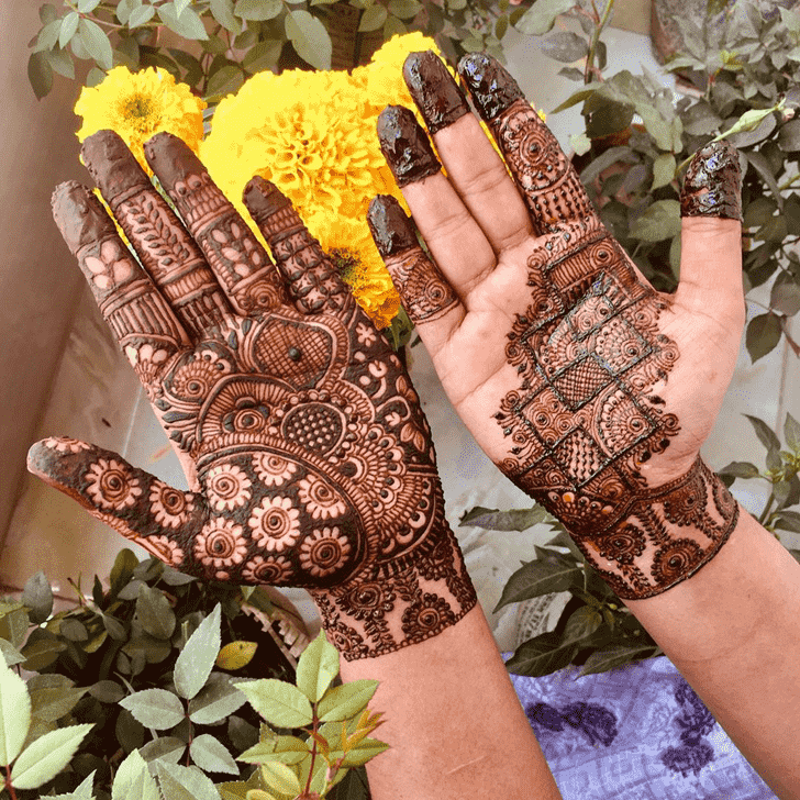 Exquisite Palm Henna Design